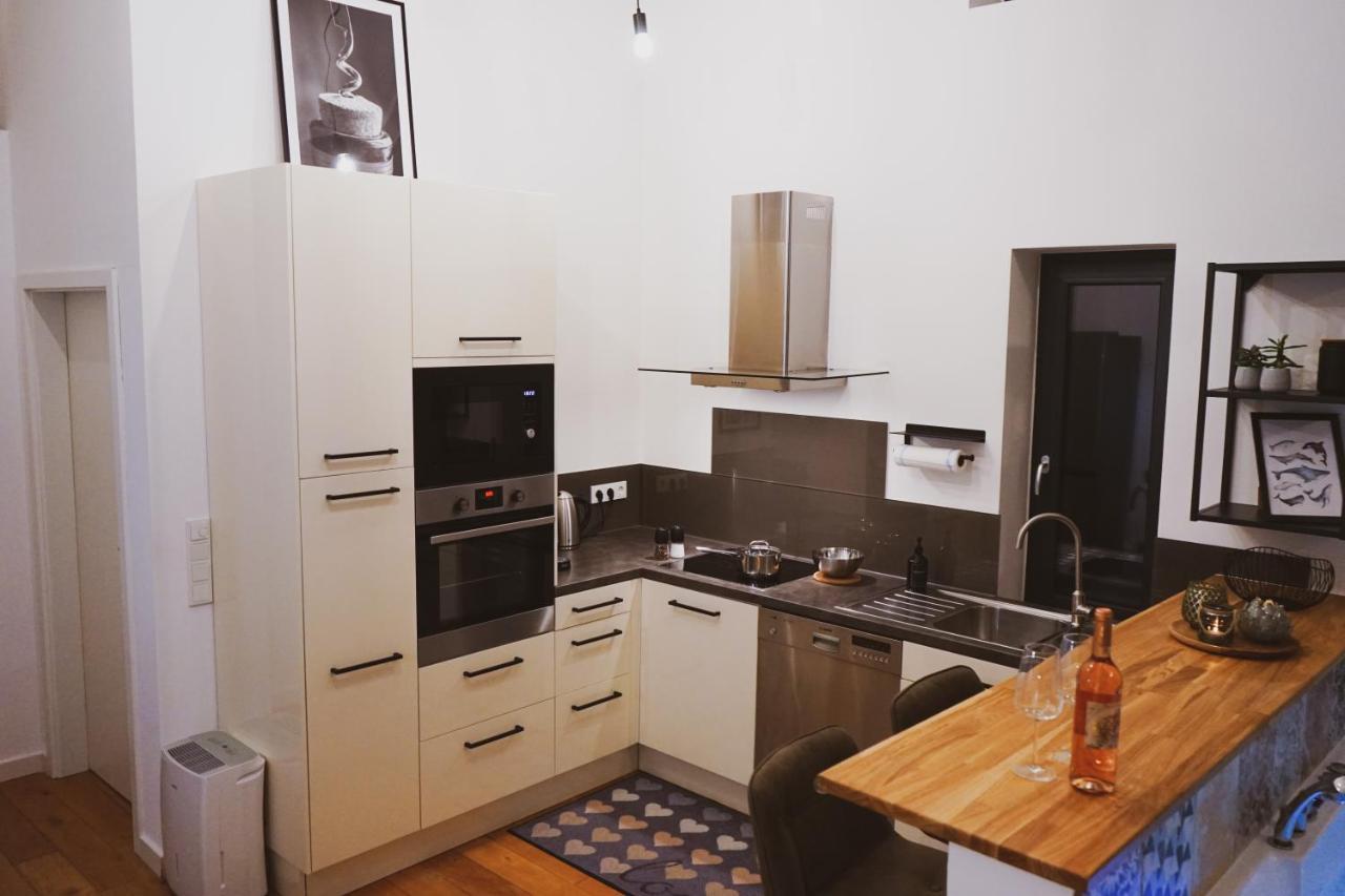Stilvolles City-Loft Mit Privatem Whirlpool Trevír Exteriér fotografie